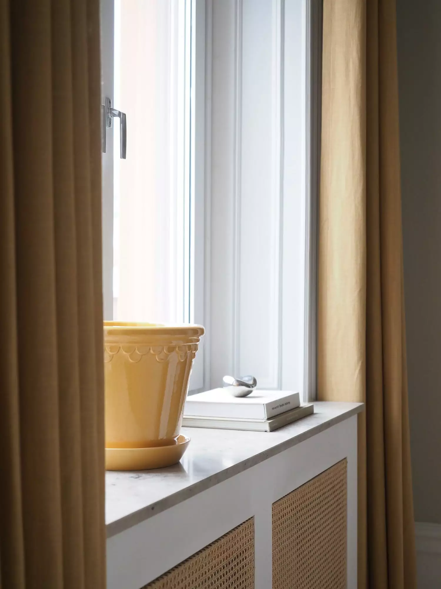 Bergs Potter Copenhagen Ruukku Pikkulautasella Keltainen, Ø16 Cm 2 Bergs Potter Copenhagen Ruukku Pikkulautasella Keltainen, Ø16 Cm - Image 2