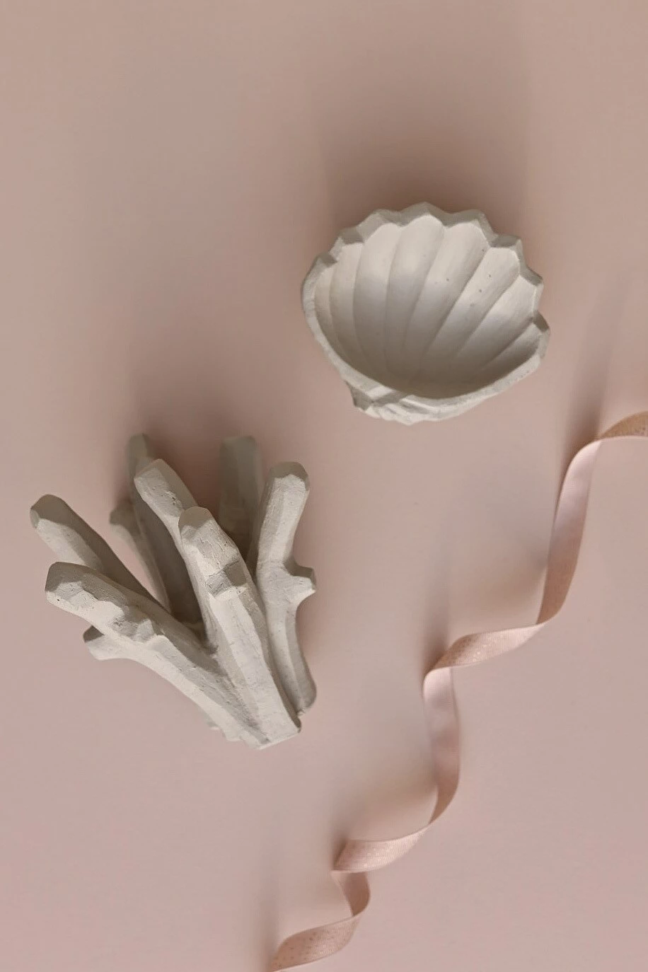 Cooee Design The Clam Shell Veistos 13 Cm, Kalkkikivenvärinen 2 Cooee Design The Clam Shell Veistos 13 Cm, Kalkkikivenvärinen - Image 2