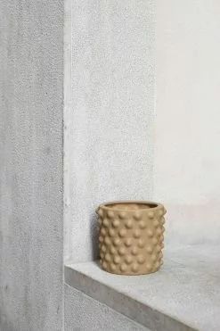 DBKD Cloudy Flower Pot Ø21 Cm , Ochre 5 DBKD Cloudy Flower Pot Ø21 Cm , Ochre -Julisteet Sales Store dbkd cloudy flower pot ochre 2