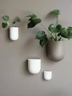 DBKD Cut Kukkaruukku, Valkoinen, L 10 DBKD Cut Kukkaruukku, Valkoinen, L -Julisteet Sales Store dbkd cut kukkaruukku valkoinen m 1 2