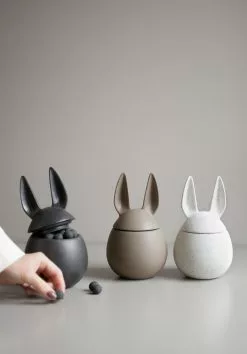 DBKD Eating Rabbit Laatikko / Pääsiäiskoriste Dust, H20 Cm 6 DBKD Eating Rabbit Laatikko / Pääsiäiskoriste Dust, H20 Cm -Julisteet Sales Store dbkd eating rabbit easter decoration box dust 0