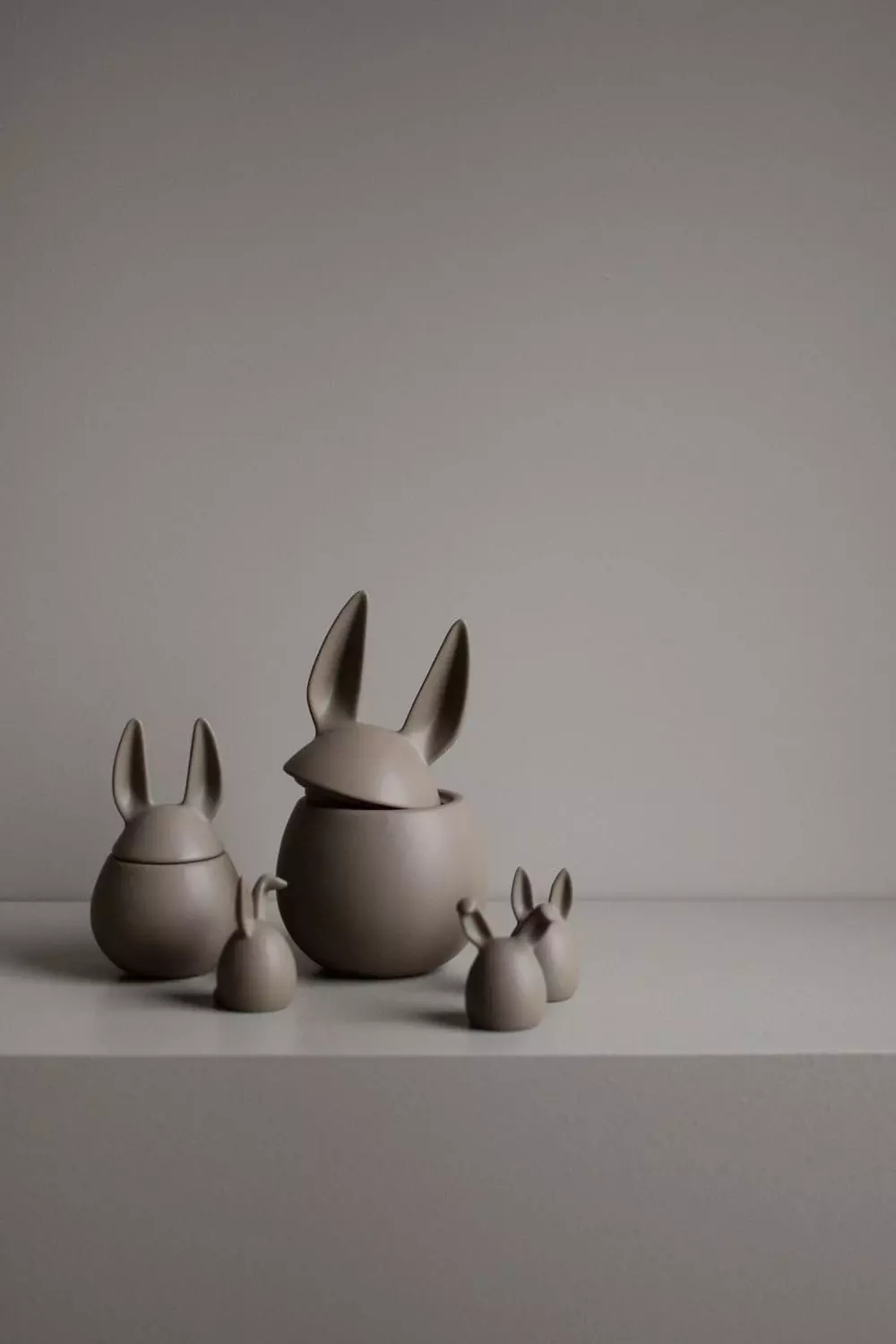 DBKD Eating Rabbit Laatikko / Pääsiäiskoriste Dust, H20 Cm 2 DBKD Eating Rabbit Laatikko / Pääsiäiskoriste Dust, H20 Cm - Image 2