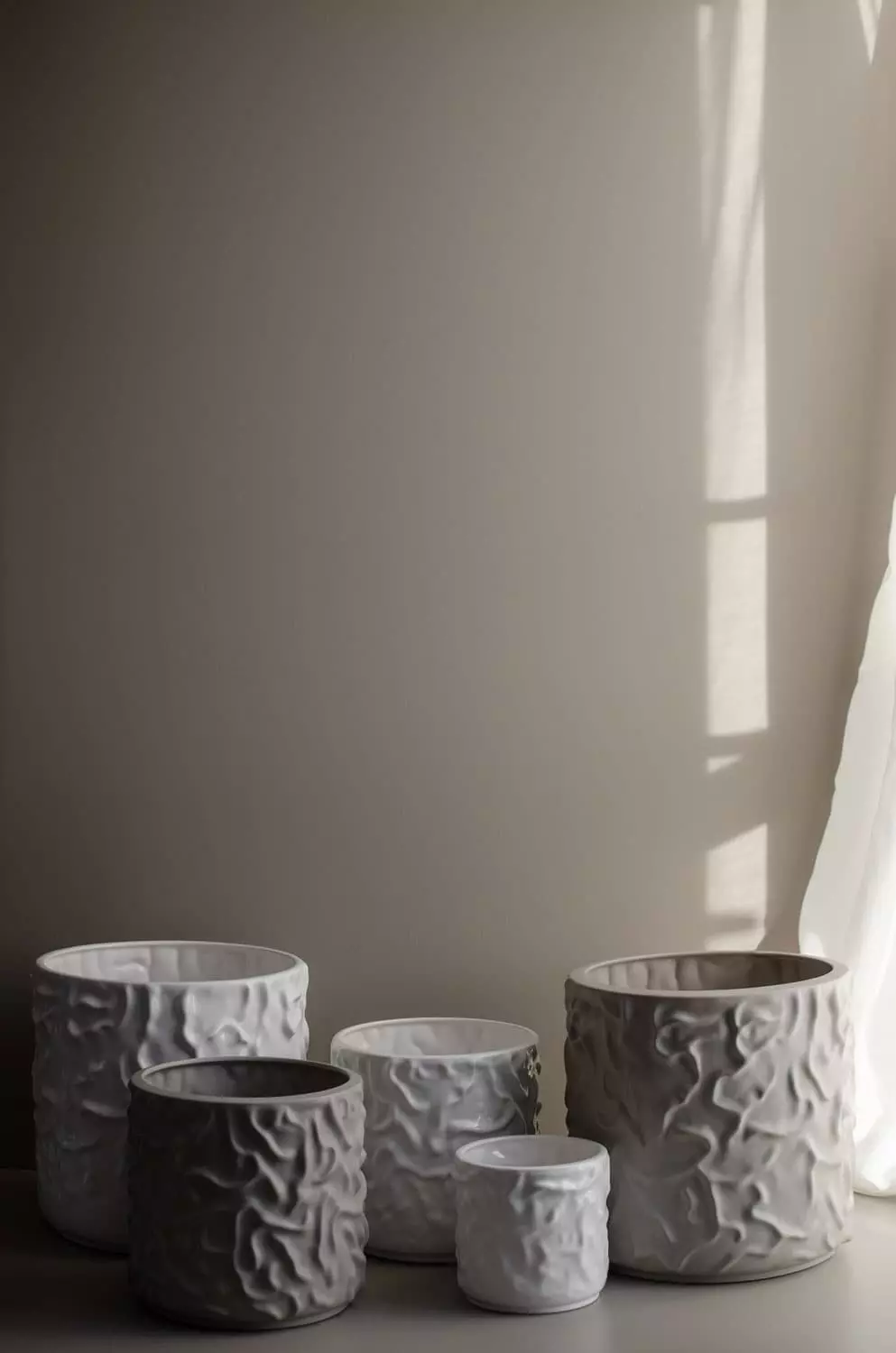 DBKD Swoon Ruukku Shiny White Ø23 Cm, Shiny White 5 DBKD Swoon Ruukku Shiny White Ø23 Cm, Shiny White - Image 5