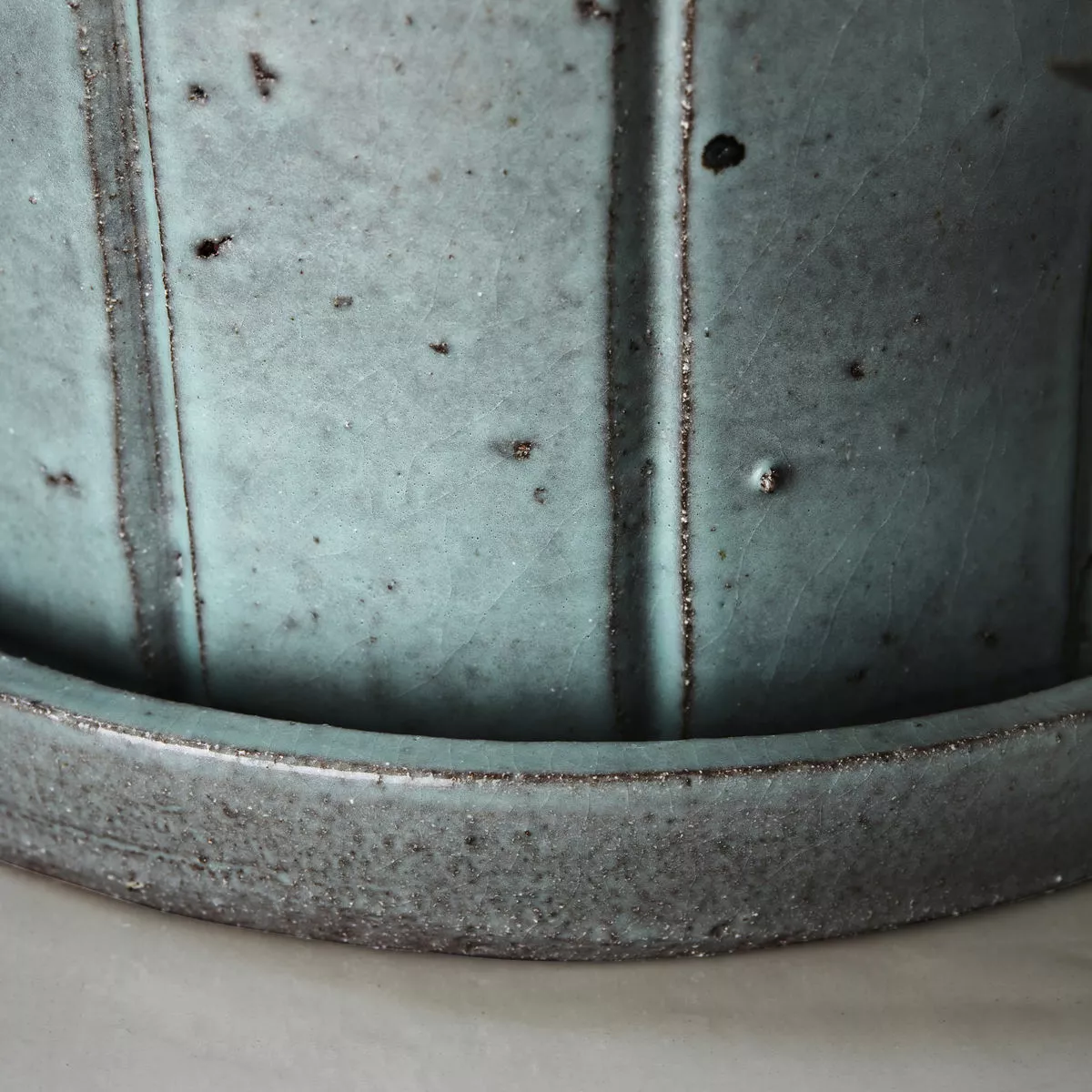 House Doctor Julian Ruukku Pikkulautasella 22 Cm, Harmaa / Vihreä 4 House Doctor Julian Ruukku Pikkulautasella 22 Cm, Harmaa / Vihreä - Image 4