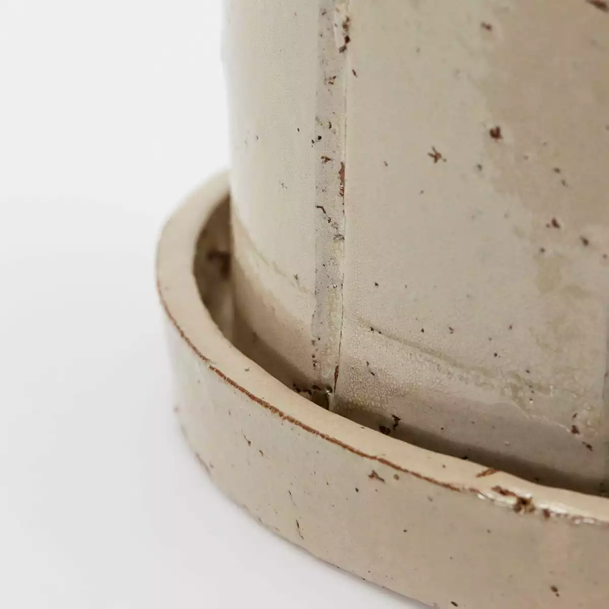 House Doctor Julian Ruukku Pikkulautasella 22 Cm, Beige 2 House Doctor Julian Ruukku Pikkulautasella 22 Cm, Beige - Image 2