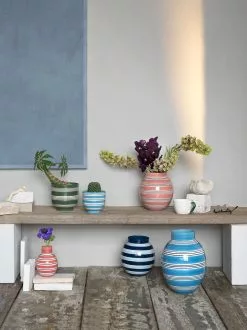 Kähler Omaggio Nuovo Kukkaruukku Sininen Ø12 Cm 10 Kähler Omaggio Nuovo Kukkaruukku Sininen Ø12 Cm -Julisteet Sales Store kahler omaggio nuovo flower pot 12 cm intermediate blue 4