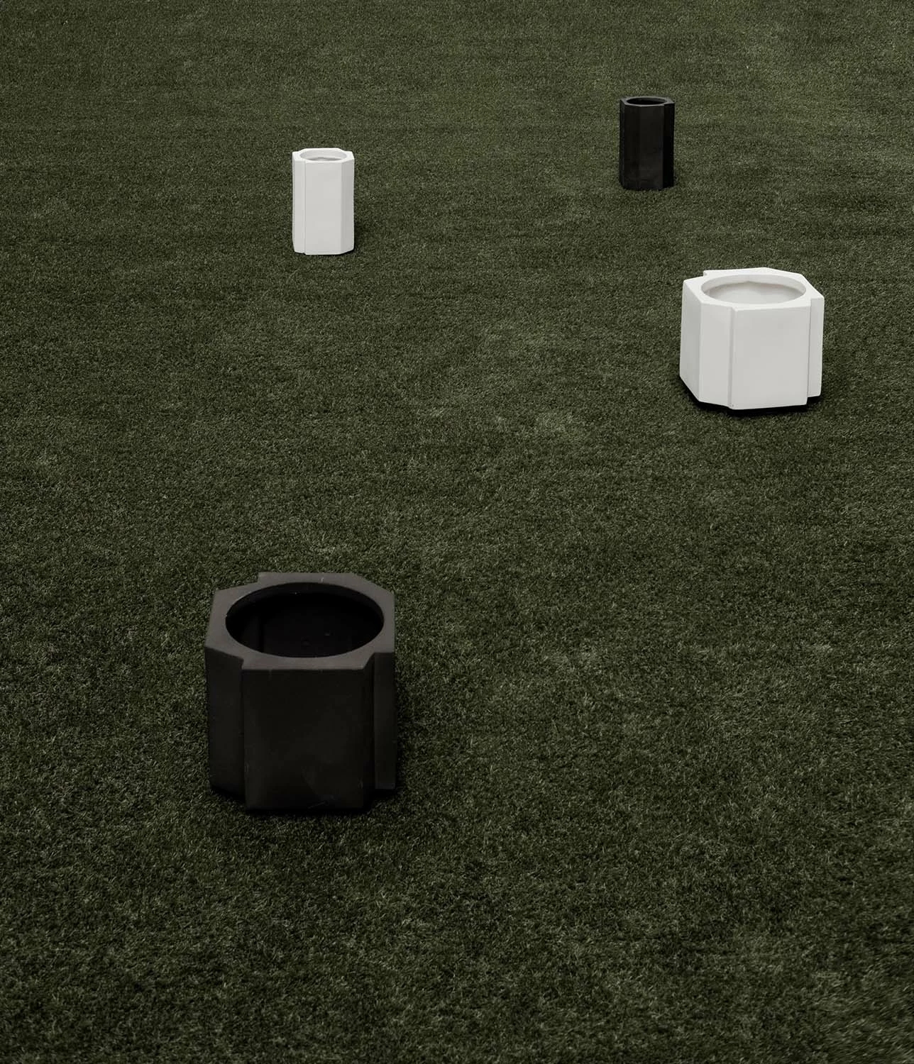 Louise Roe Funki Pot Small, Plaster White Ruukku Soil Brown 3 Louise Roe Funki Pot Small, Plaster White Ruukku Soil Brown - Image 3