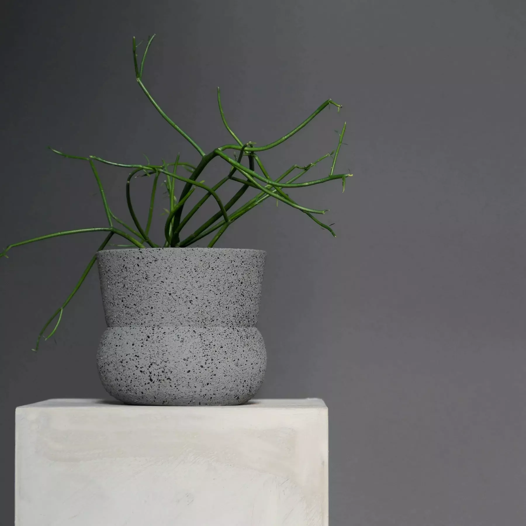 Mette Ditmer Stone Ruukku Ø17 Cm, Harmaa 2 Mette Ditmer Stone Ruukku Ø17 Cm, Harmaa - Image 2